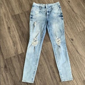 Refuge High Waisted size 6 Jeans